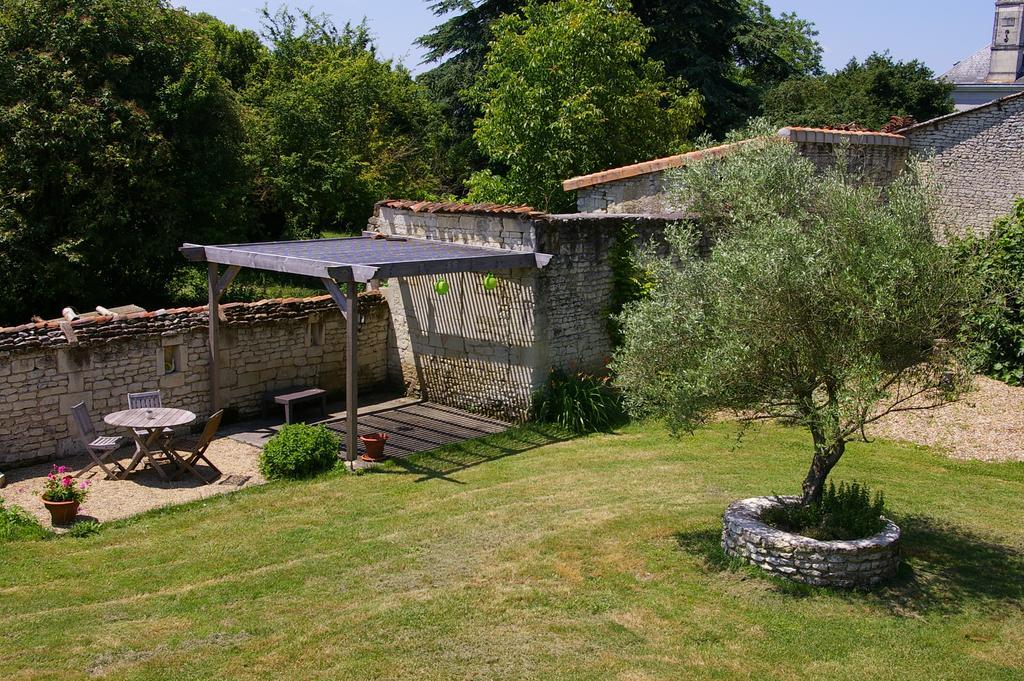L'Olivier Villa Monts-sur-Guesnes Exterior foto