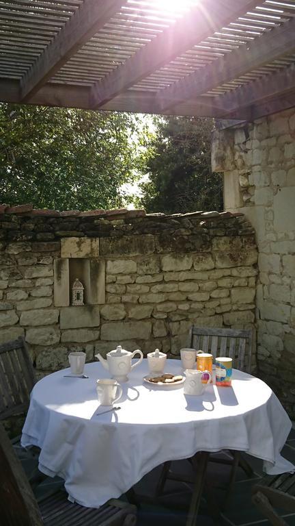 L'Olivier Villa Monts-sur-Guesnes Exterior foto