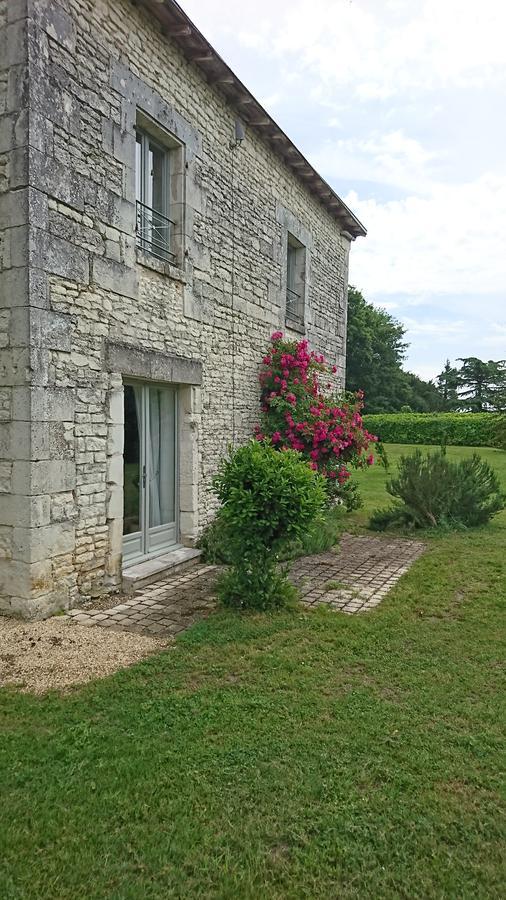 L'Olivier Villa Monts-sur-Guesnes Exterior foto