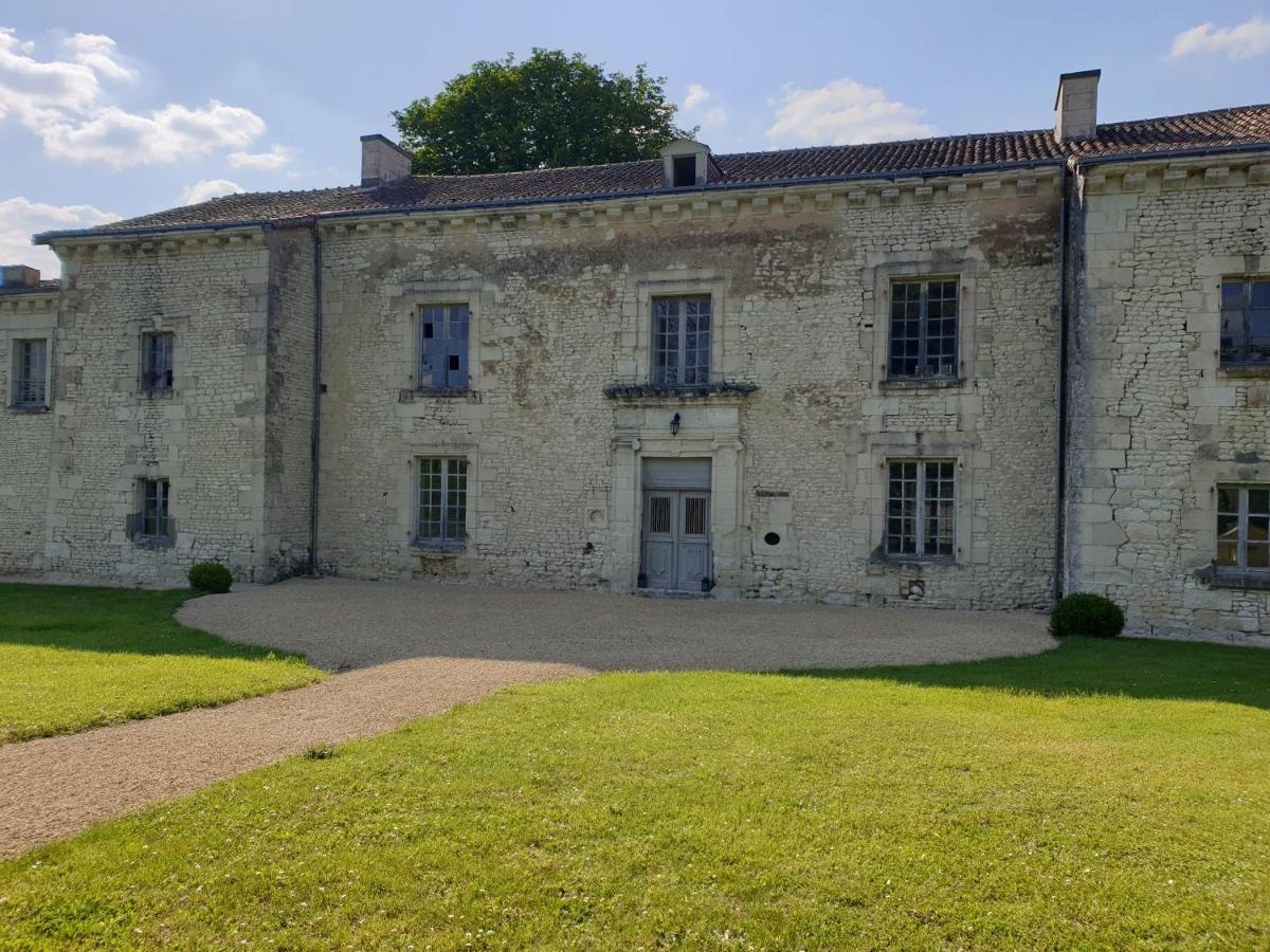 L'Olivier Villa Monts-sur-Guesnes Exterior foto